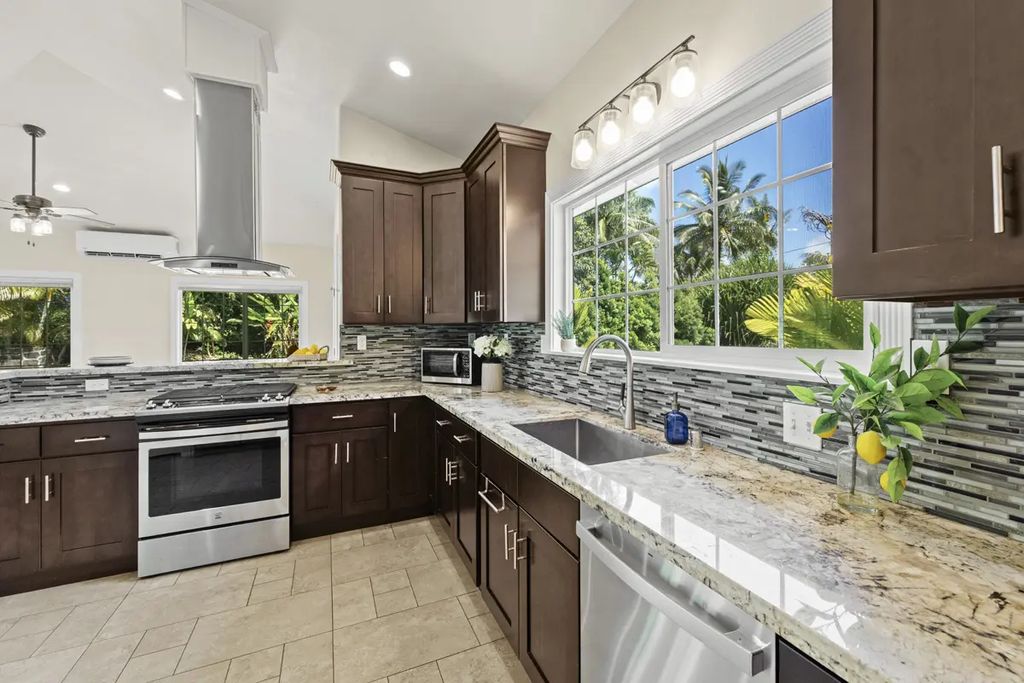 15-1884 8th Ave, Keaau