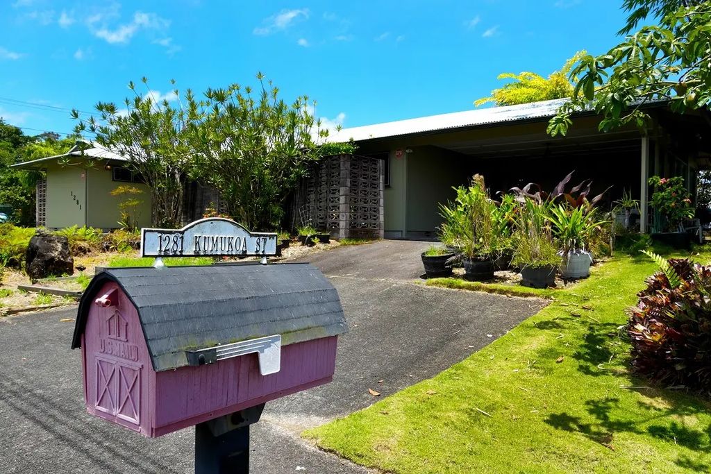 1281 Kumukoa St, Hilo