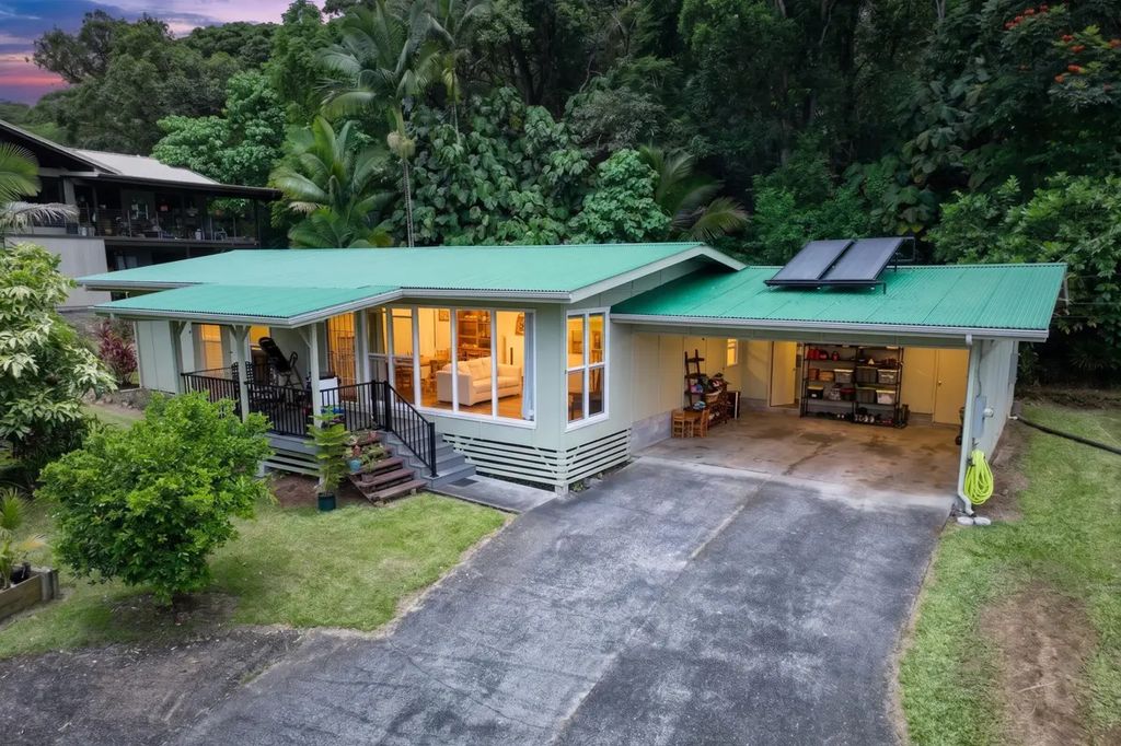 243 Aipuni St, Hilo