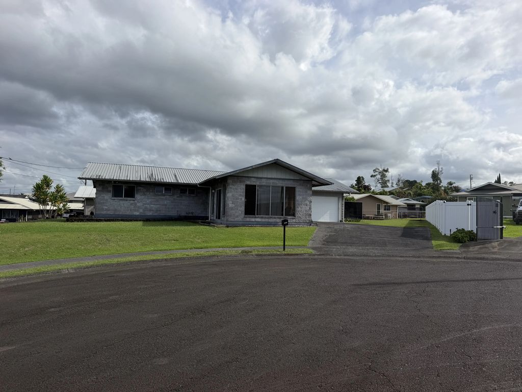 1031 Ulana Pl, Hilo