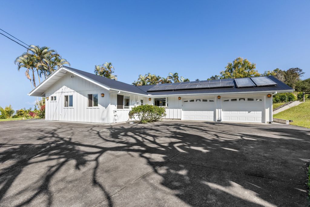 75-1069-a Kamalani St, Holualoa