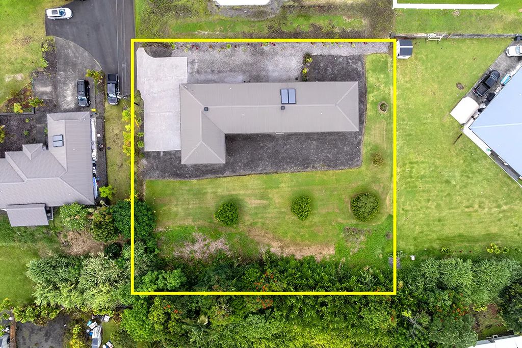1002 Kahua Kolepa St, Hilo