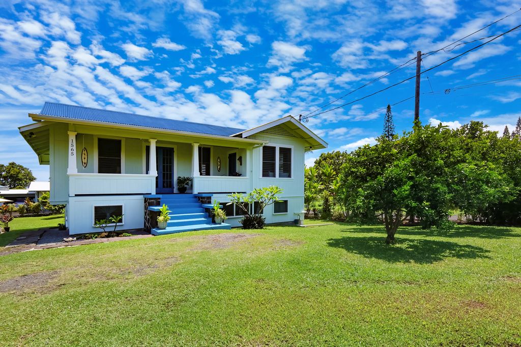 1565 Kinoole St, Hilo