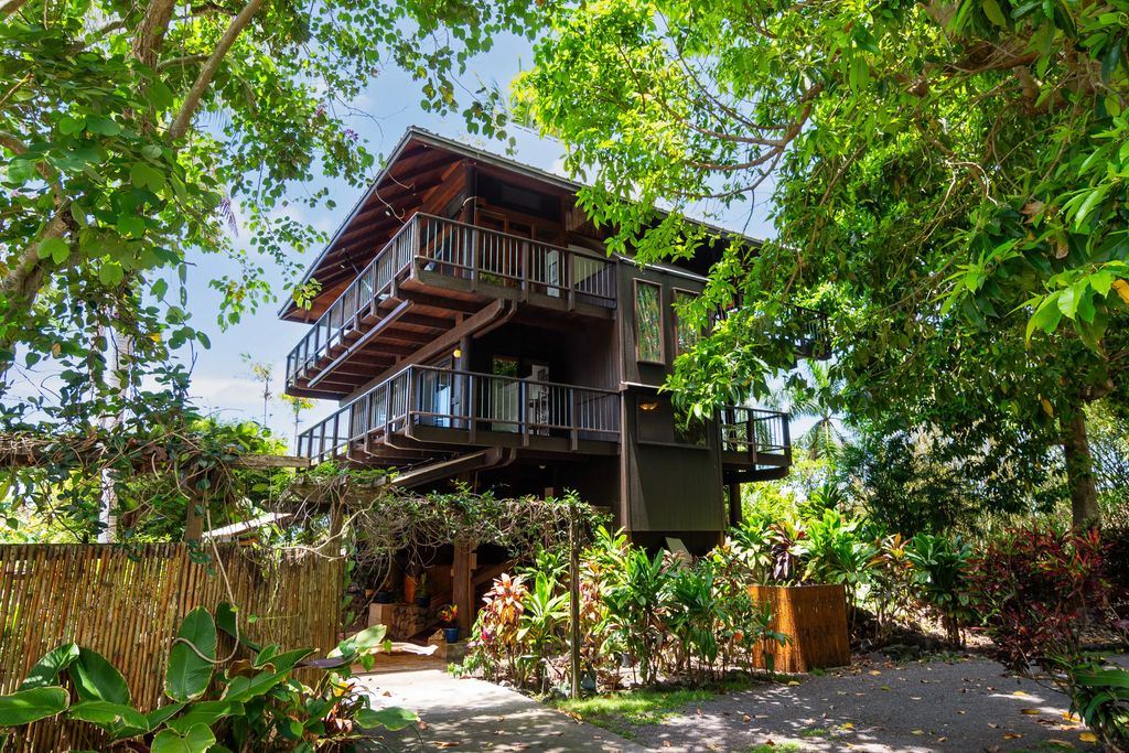 82-5971 Government Main Rd, Captain Cook