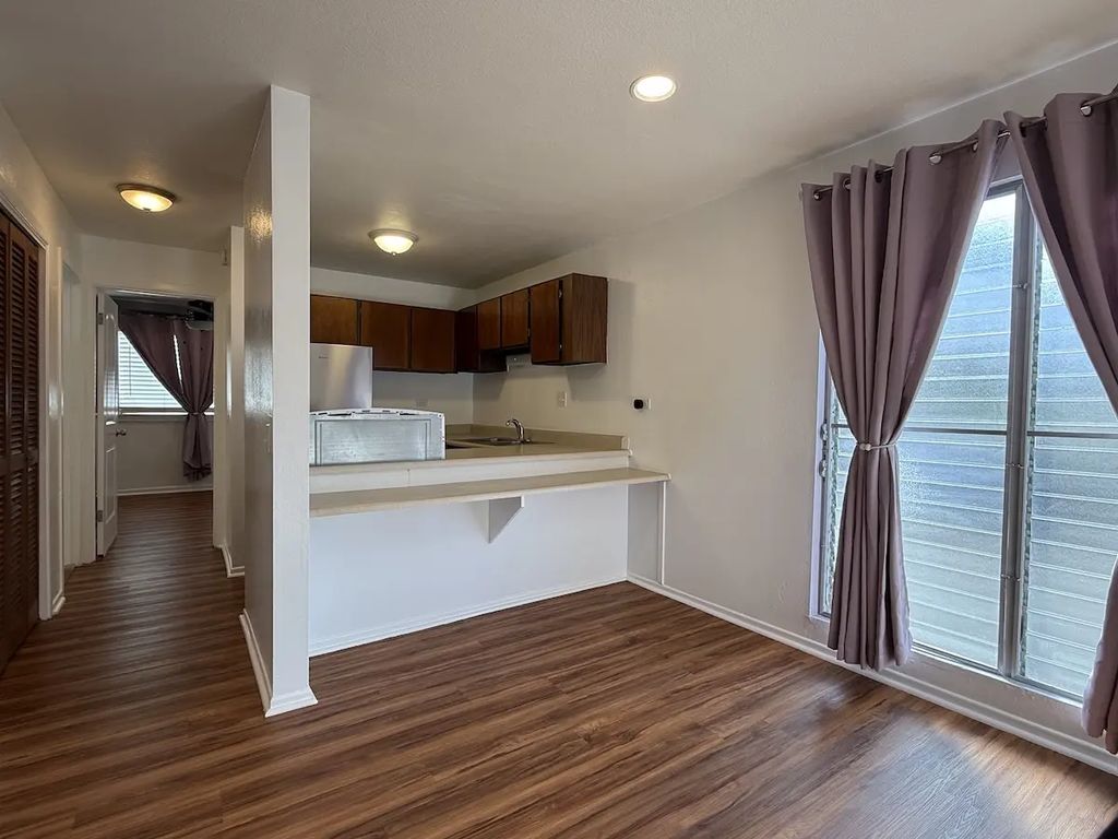 33 Hualalai St 207, Hilo