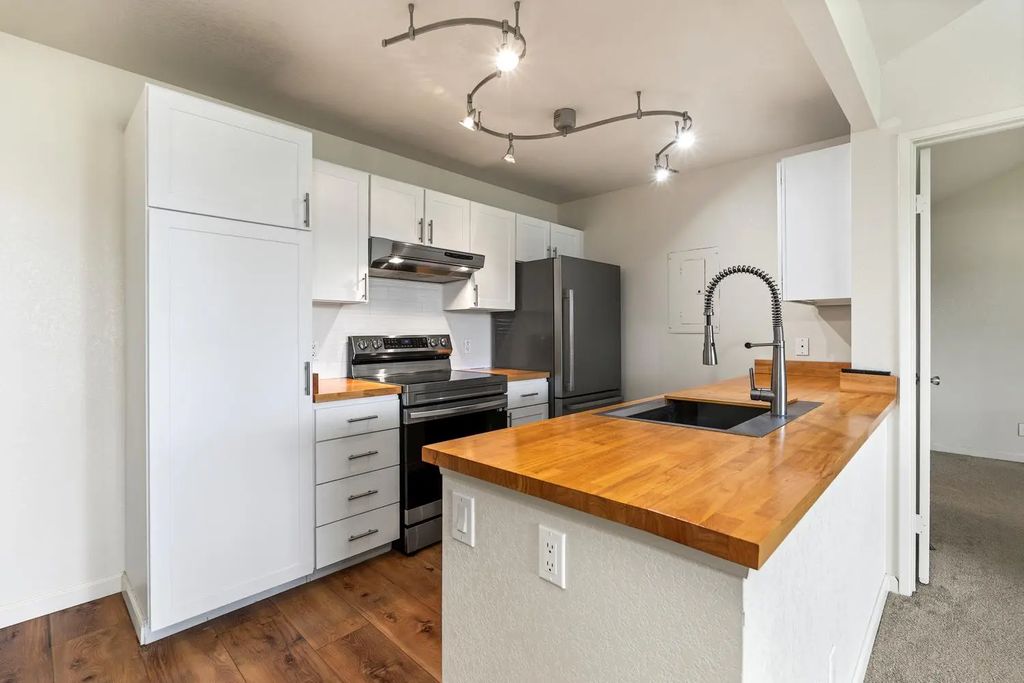 68-3883 Lua Kula St 607, Waikoloa