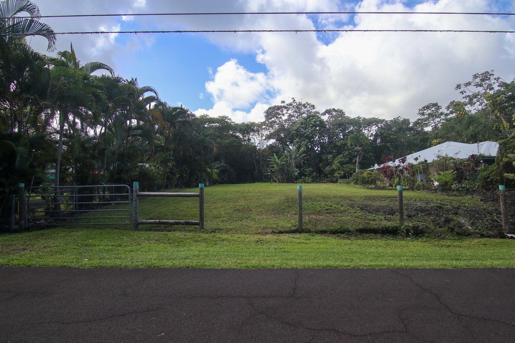 Oopu St, Pahoa