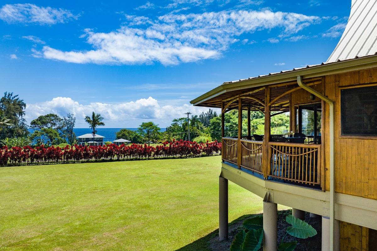 Call 8082982030 For Sale a 2 Bed 1.00 Bath 1639 Square Foot