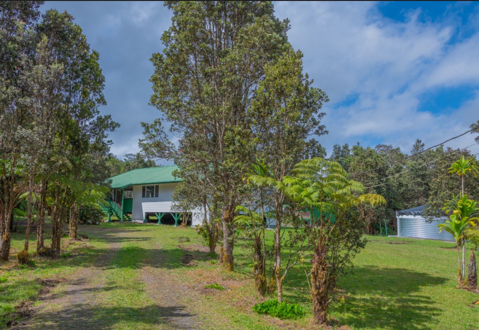11-3717 Nahelenani St, Volcano