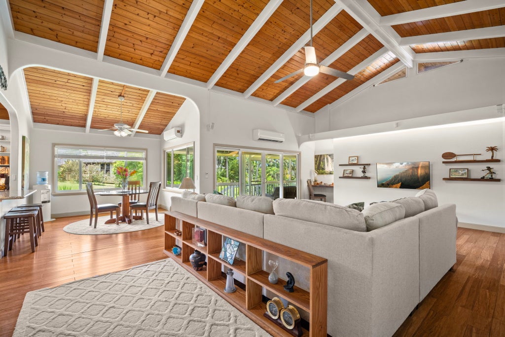 3920 Kaweonui Rd, Princeville