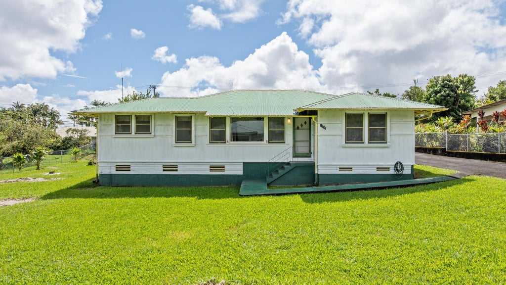 1655 Wailuku Dr, Hilo