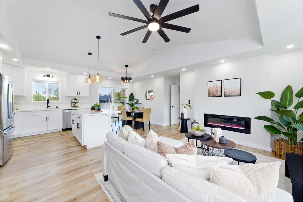 15-1675 2nd Ave, Keaau