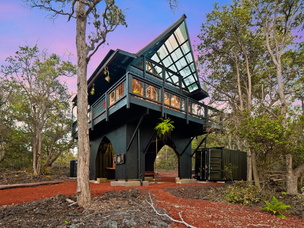 92-2120 Palm Pkwy, Ocean View