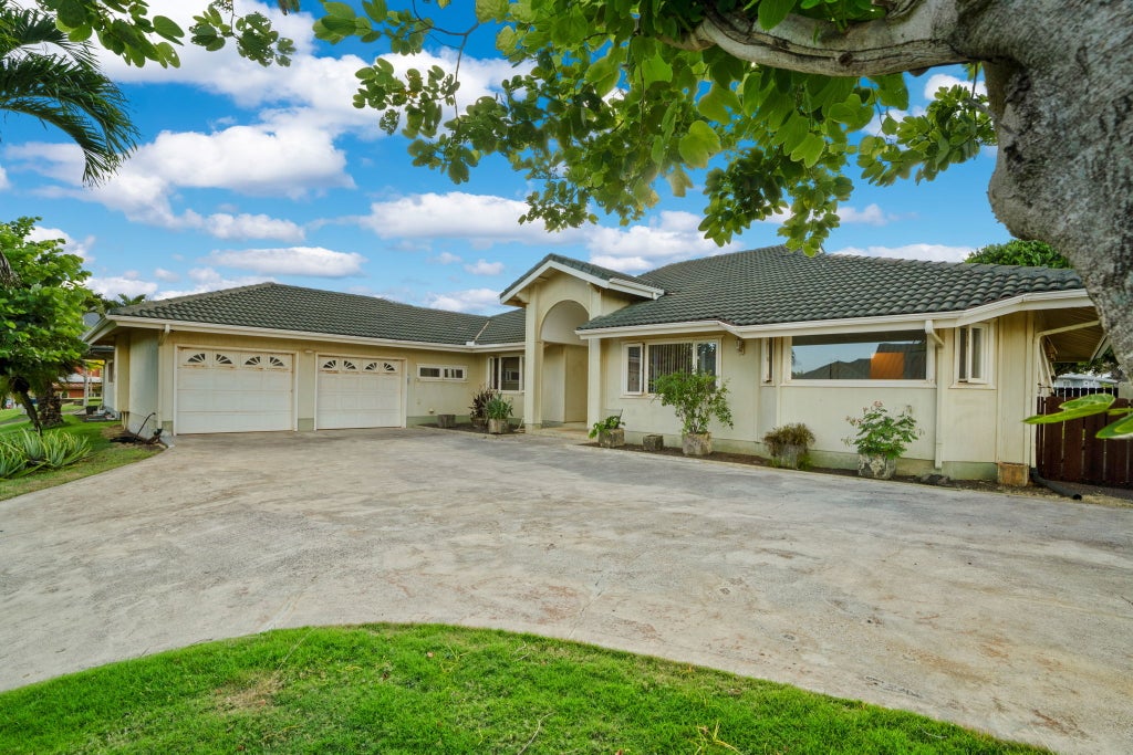 2371 Kanio St, Lihue