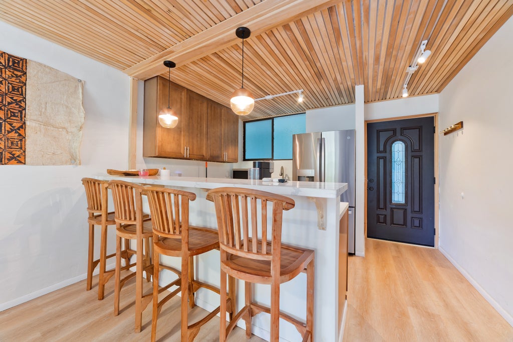 1875 Kalanianaole Ave 311, Hilo