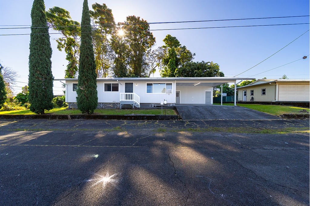 415 Lanikukia Pl, Hilo
