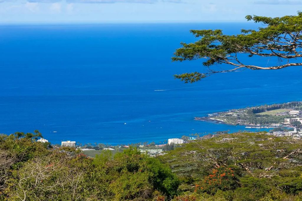 75-5641 Hienaloli Rd, Kailua-Kona
