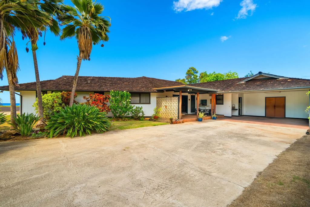 8585 Kaumualii Hwy, Kekaha