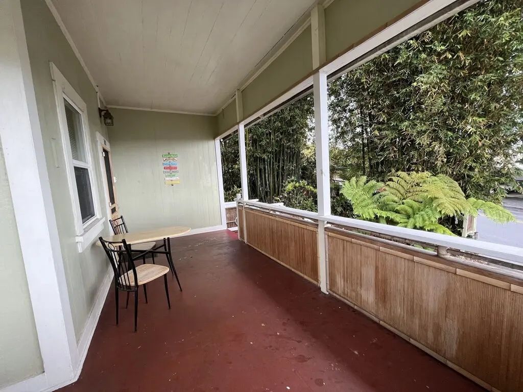 301 Ponahawai St, Hilo