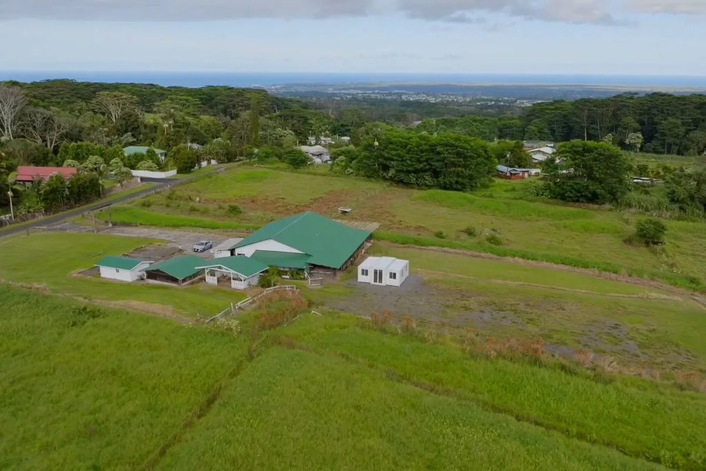 681 Hoaka Rd, Hilo