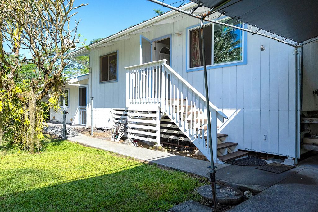 15-2021 9th Ave, Keaau