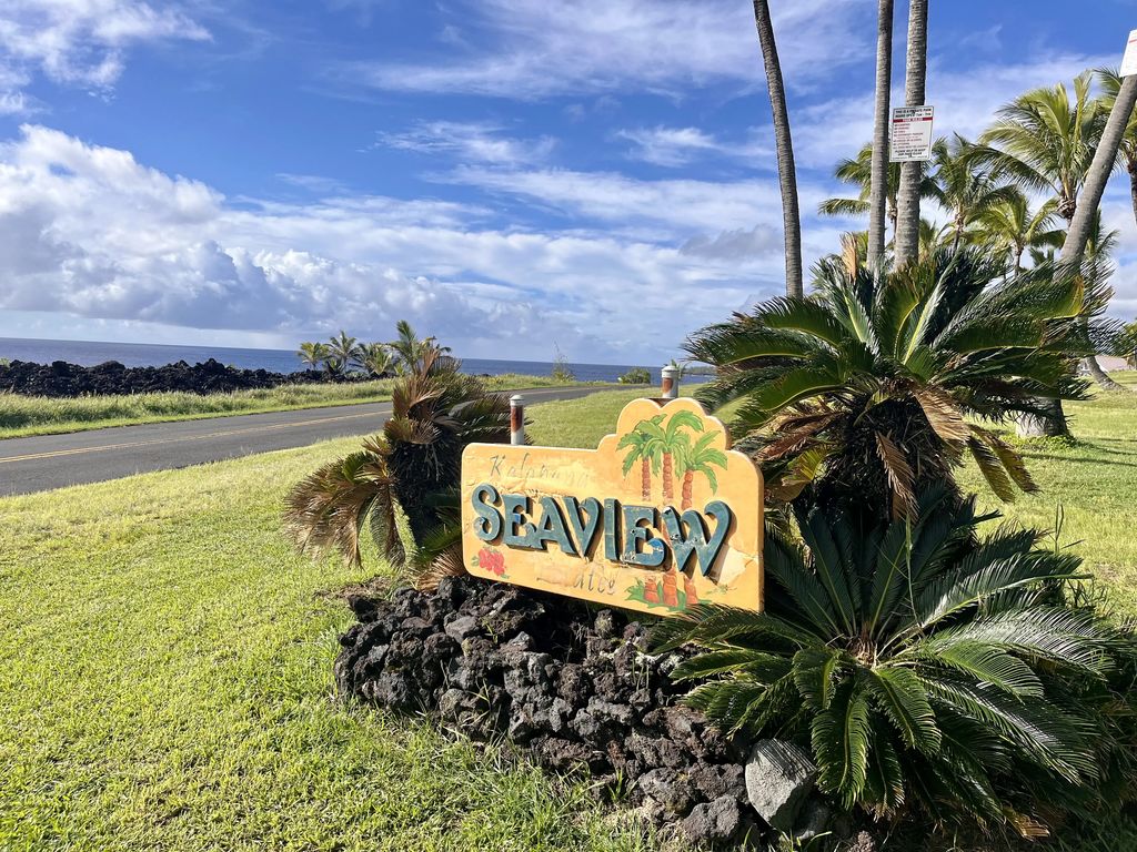 Puulena St, Pahoa