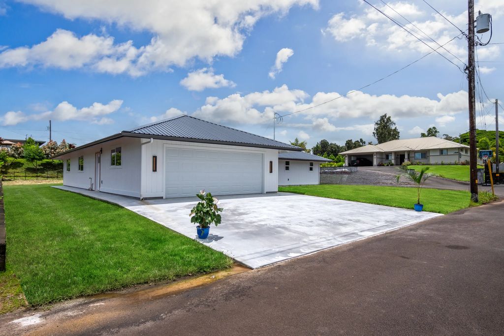 5041 Poke St, Hilo