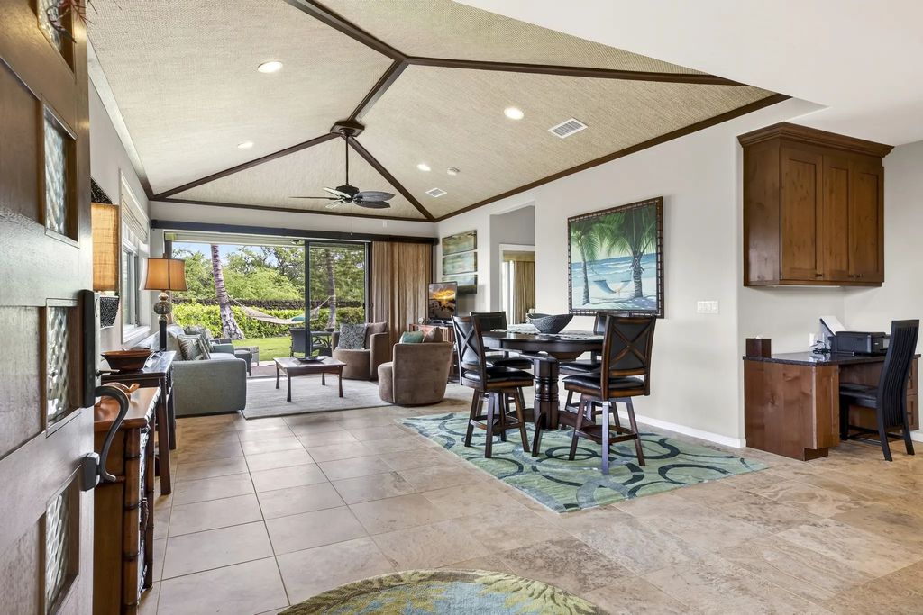 68-1122 N Kaniku Dr 101, Kamuela