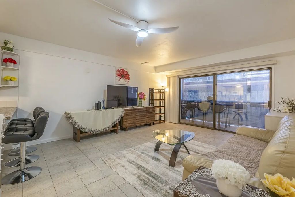 75-5719 Kona Plaza 105, Kailua Kona