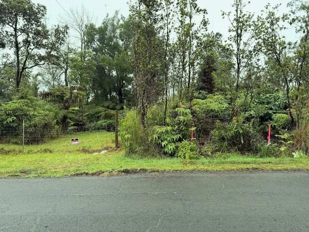 Anuhea St, Volcano