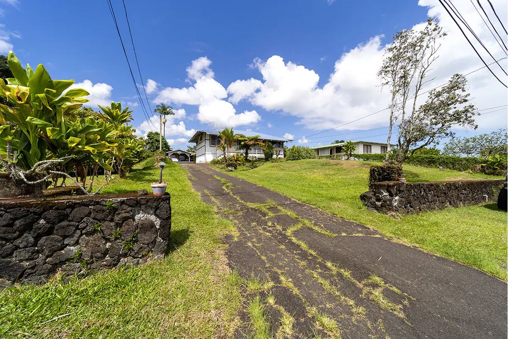 450 Pohakulani St, Hilo