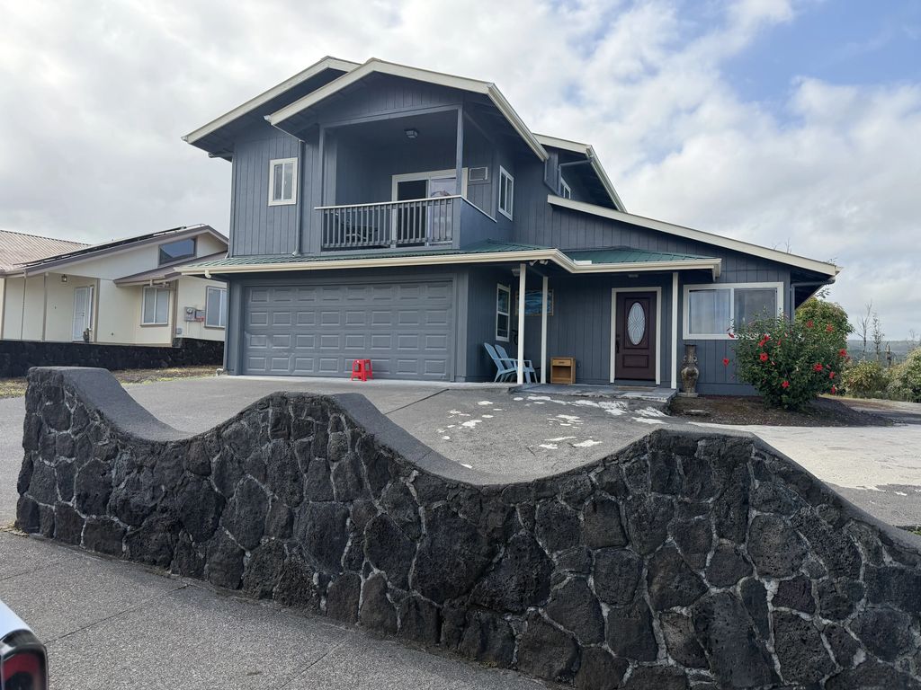 768 La Hou St, Hilo