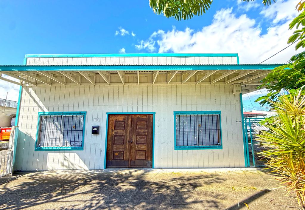 374 Kamehameha Ave, Hilo
