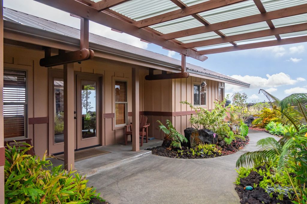 92-8211 Iwalani Pkwy, Ocean View