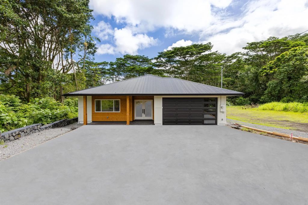 935 Kaumana Dr, Hilo