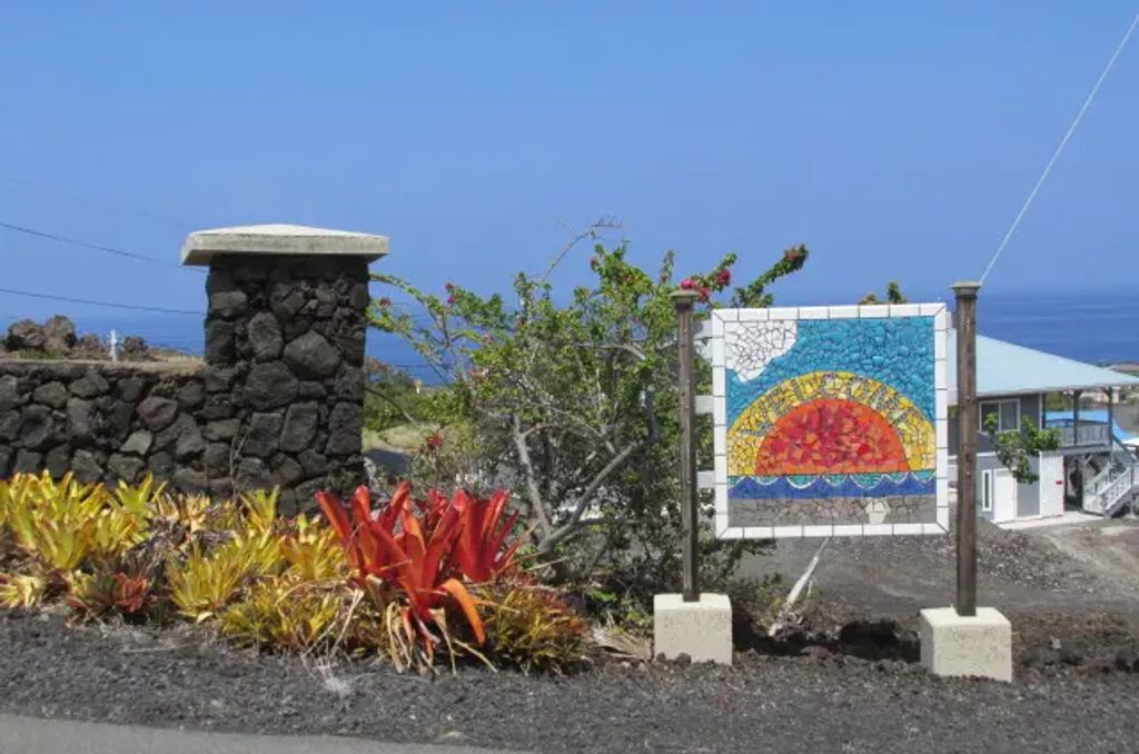 Eiwa Ave, Captain Cook