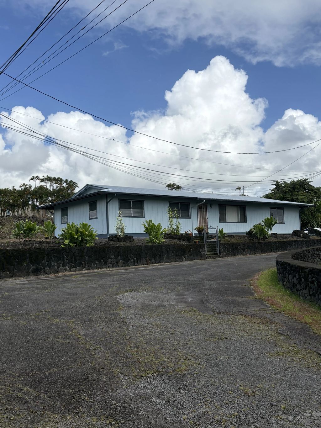 467 Lanikukia Pl, Hilo