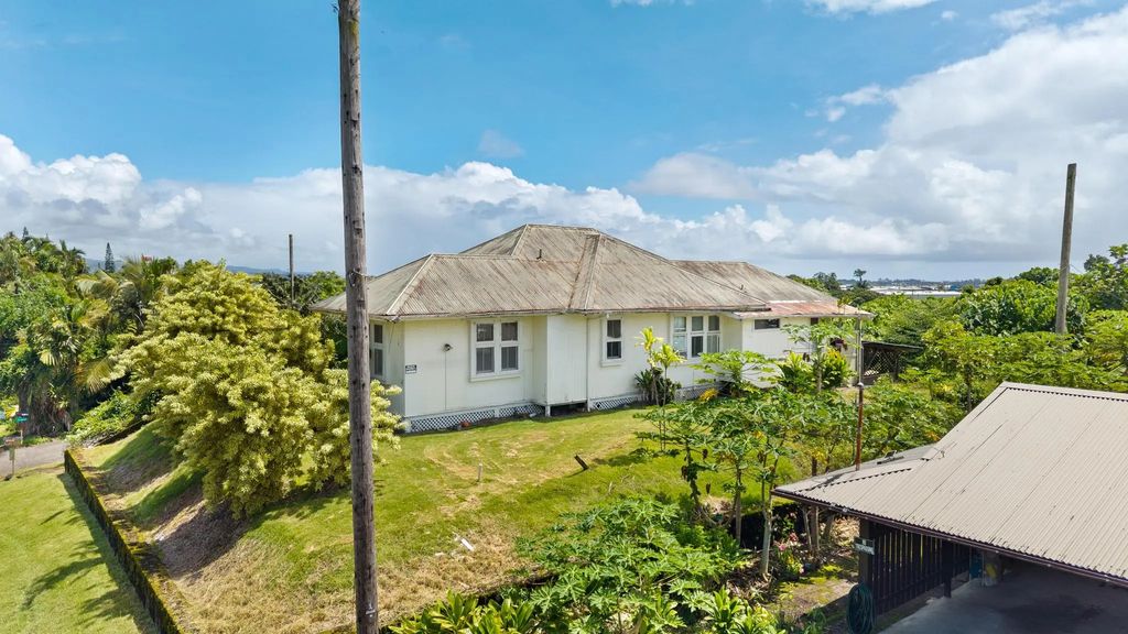 1735 Kinoole St, Hilo