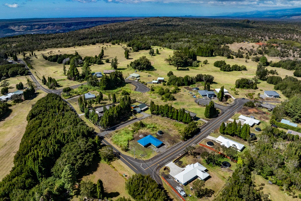 99-309 Maunanani Pl, Volcano