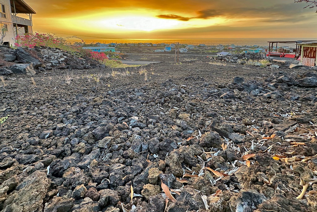 Ewalu Ave, Captain Cook