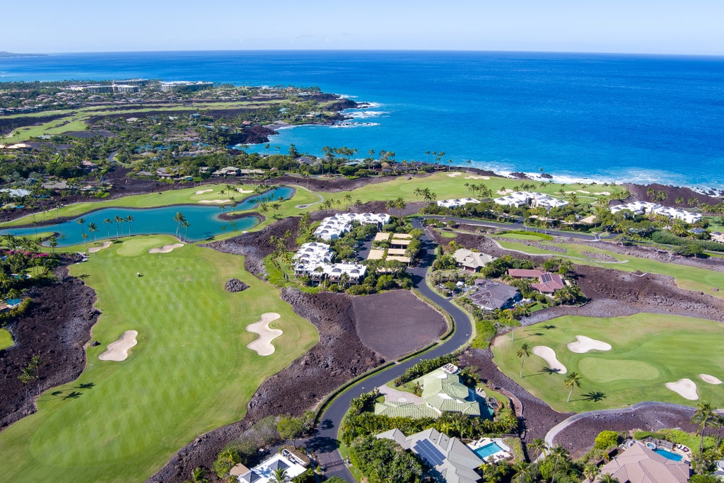 68-1023 Mauna Lani Point Dr, Kamuela