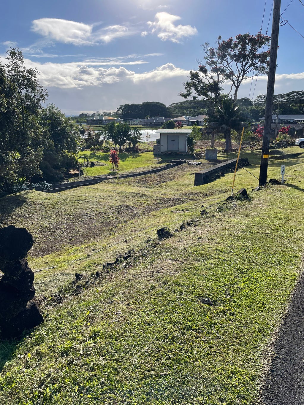 435 Kaumana Dr, Hilo