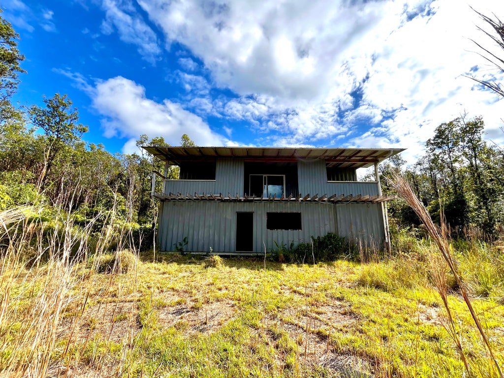 11-2645 Ala Naualani, Volcano