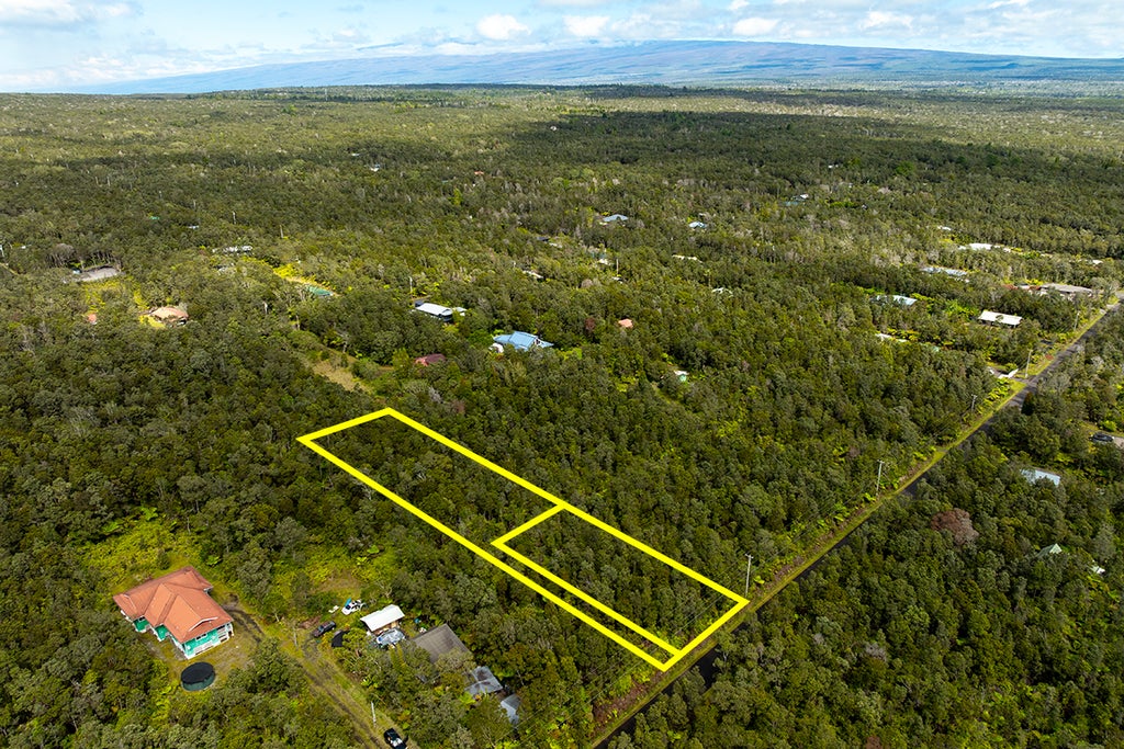 Nahelenani St, Volcano