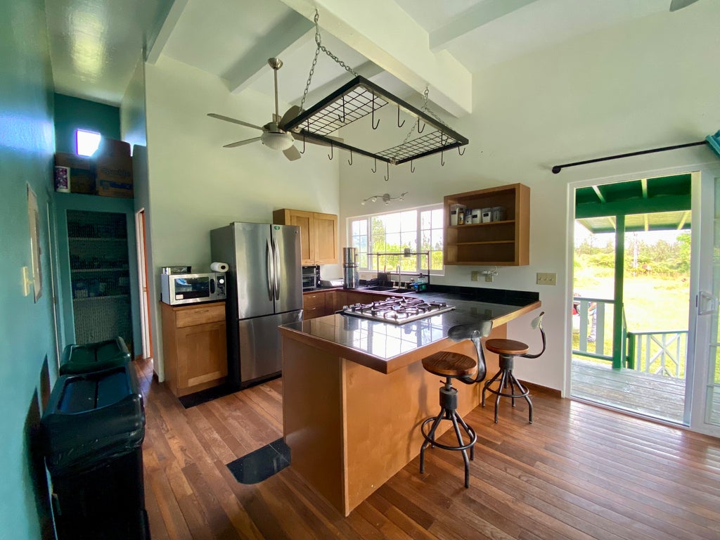 11-2747 Pikake St, Mountain View