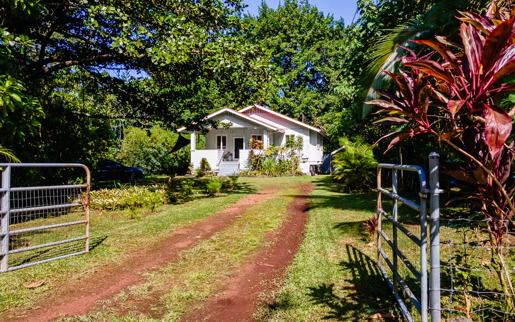 15-1361 16th Ave, Keaau