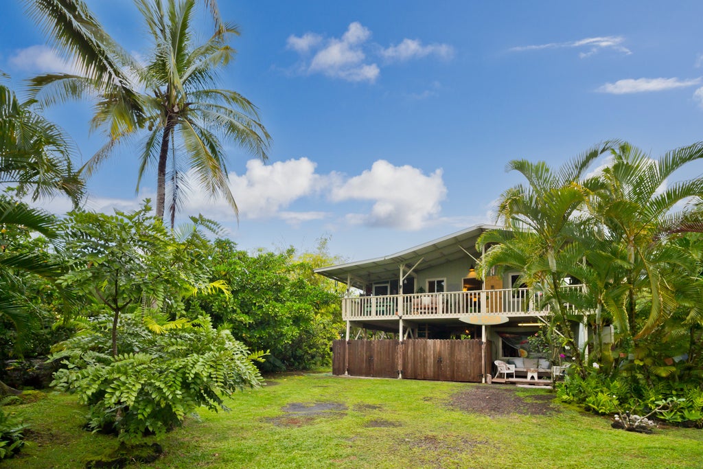 15-1565 Beach Rd, Keaau