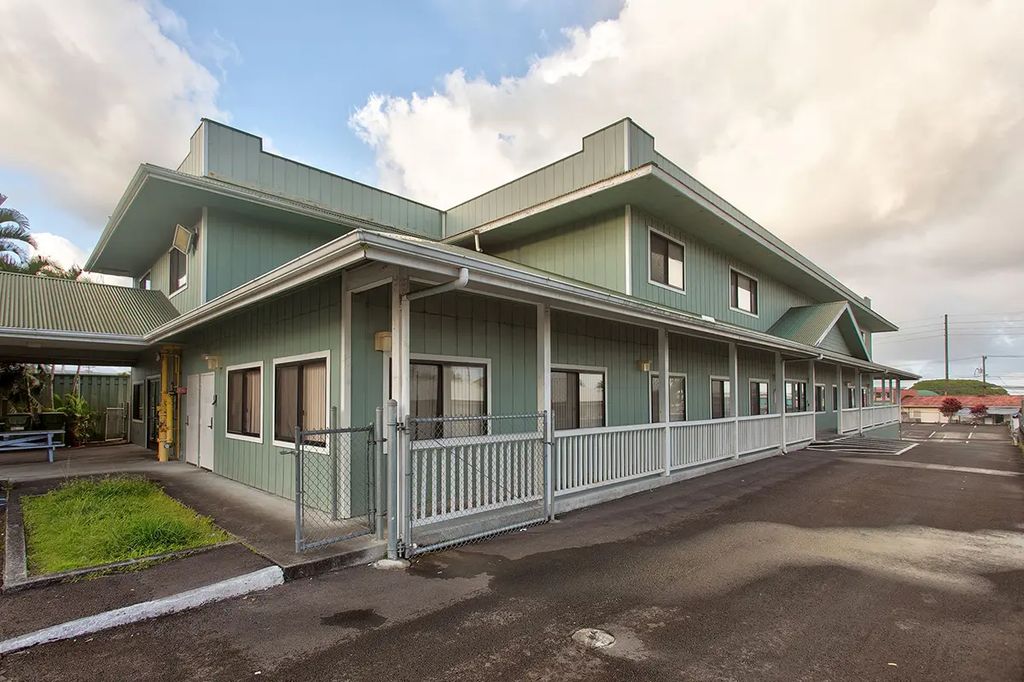 891 Ululani St, Hilo