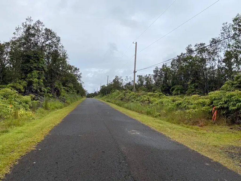 Pa Alii St, Volcano