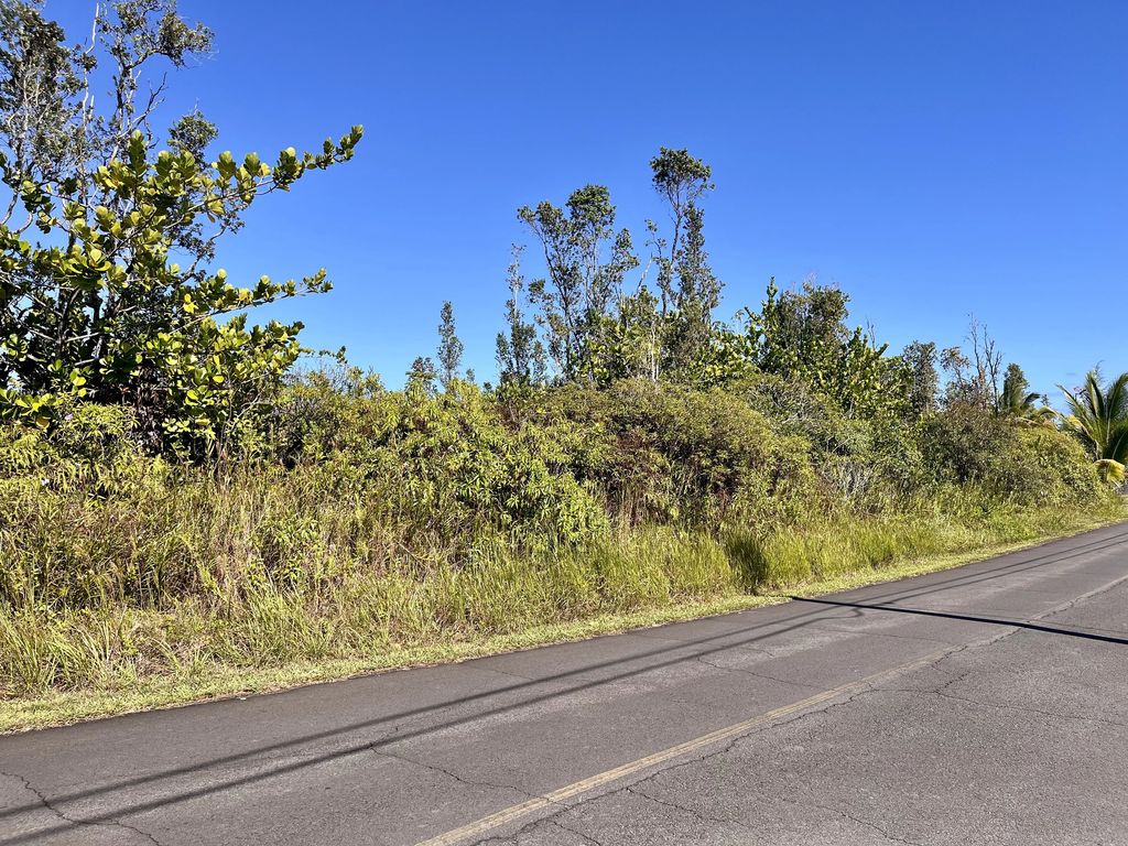 7th Ave, Keaau
